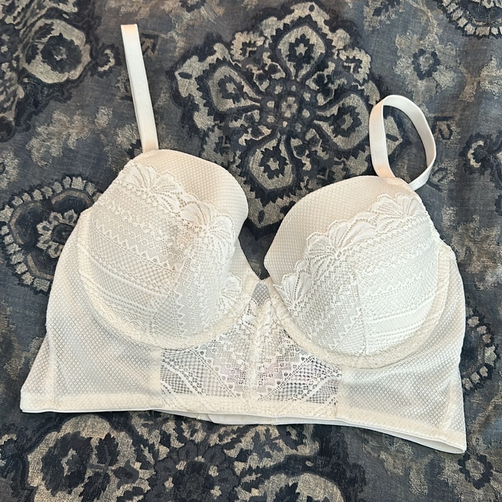 Auden simple white lace bustier style bra 36B